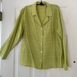 Chico’s bright green blouse. Excellent condition.